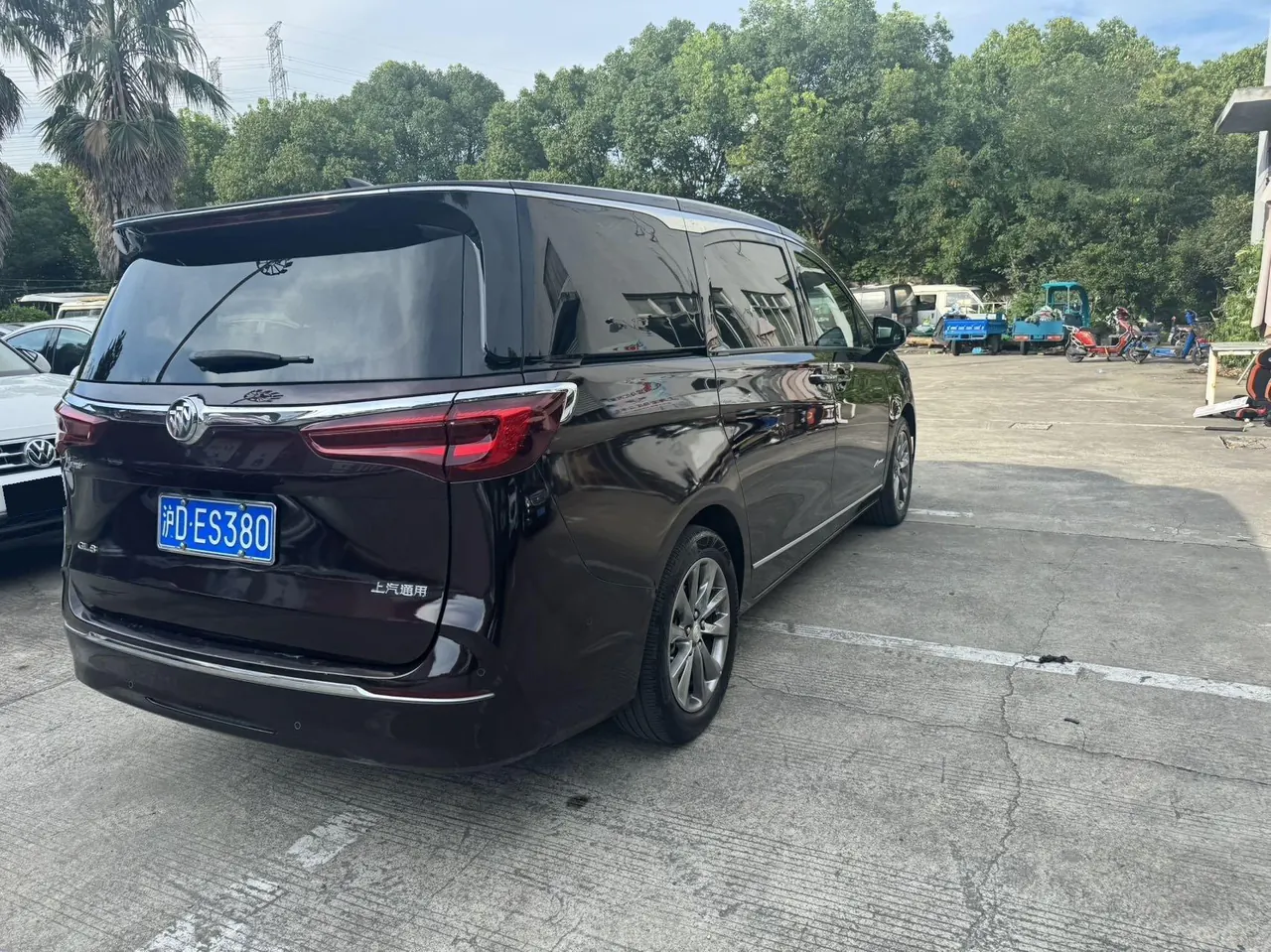 Buick 2022 GL8 Avenir 48V 2.0T Six-seat Hyun Edition Automatic Gear 9