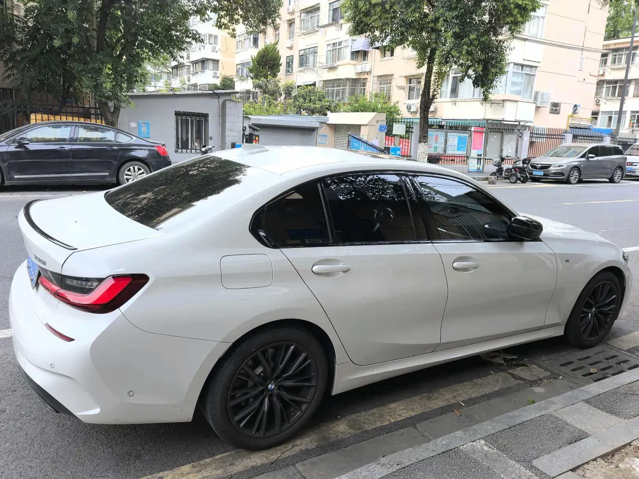 BMW 3 Series 2022 330i 2.0T M Sports Obsidian Night Suit Automatic Gear 8