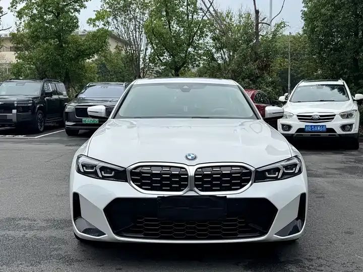 BMW 3 Series 2023 325Li M Sports Suit 2