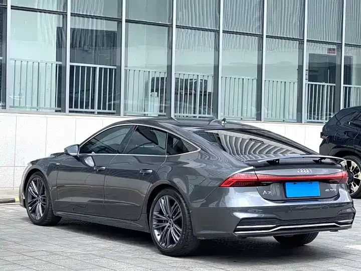 Audi A7 2023 45 TFSI Selection 9