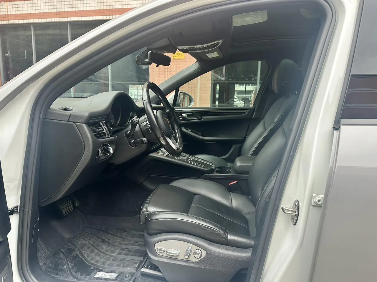 Porsche Macan (Imported) 2021 Macan S 3.0T Automatic Gear 5