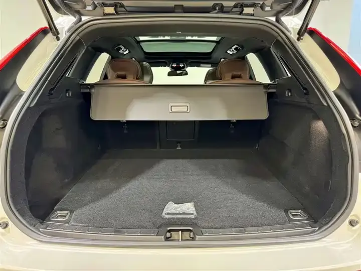 Volvo XC60 2025 B5 4-wheel-drive Zhiyi Deluxe Edition 12