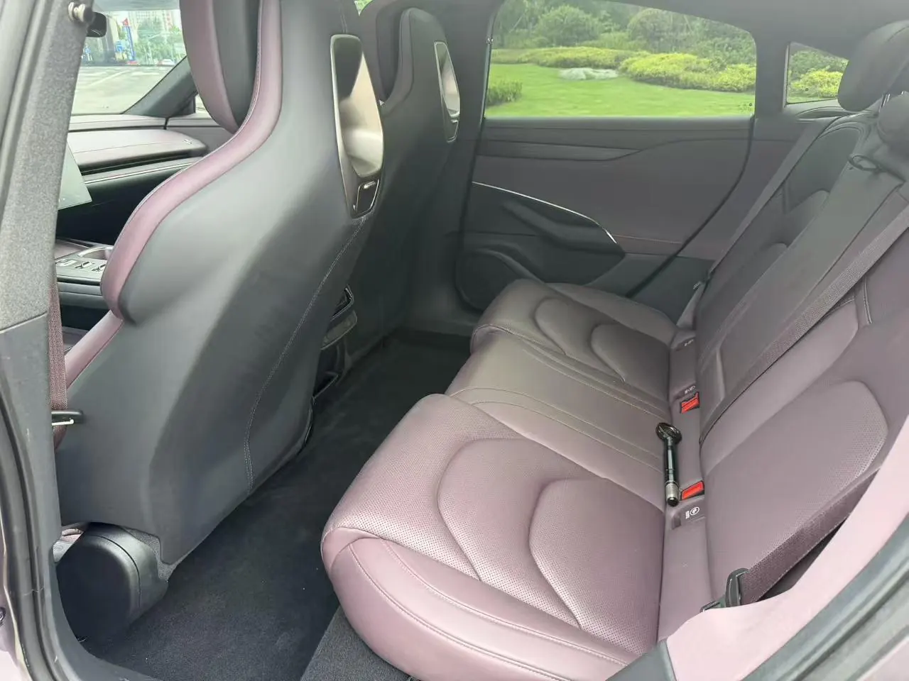 MI 2024 SU 7 700km Rear Drive Standard Founding Edition Automatic Gear 8