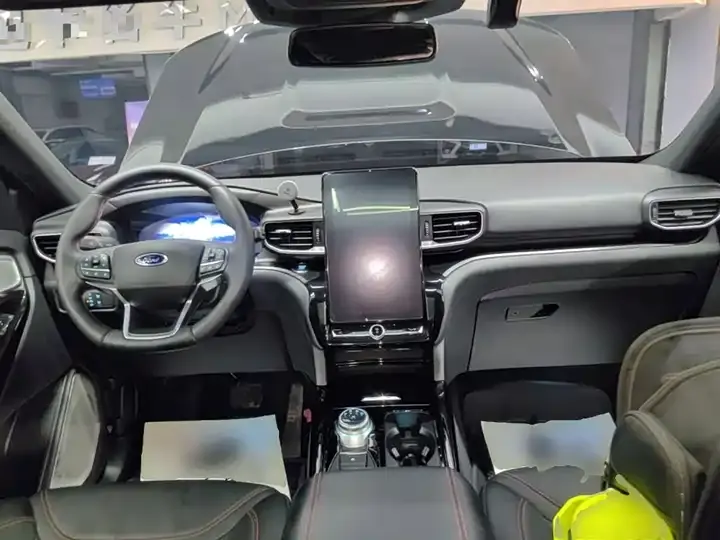 Explorer 2020 EcoBoost 285 four-wheel drive sports version ST-LINE 7 seats 10