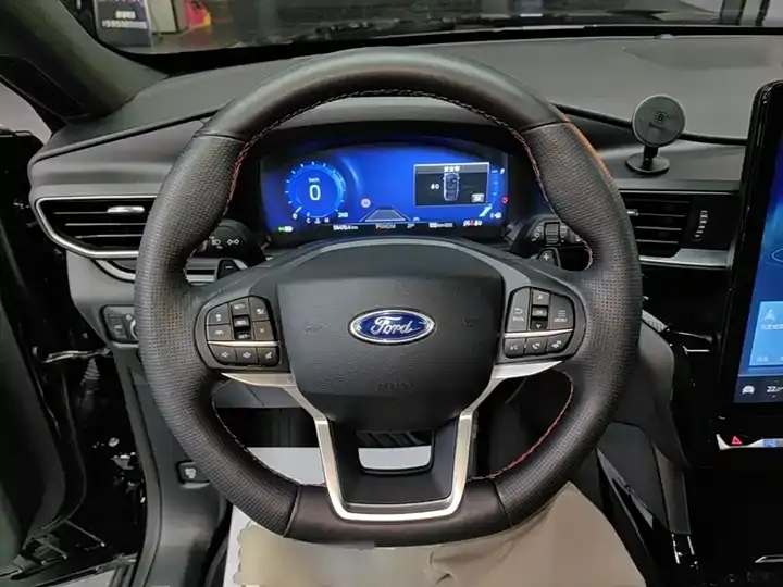 Explorer 2020 EcoBoost 285 four-wheel drive sports version ST-LINE 7 seats 11