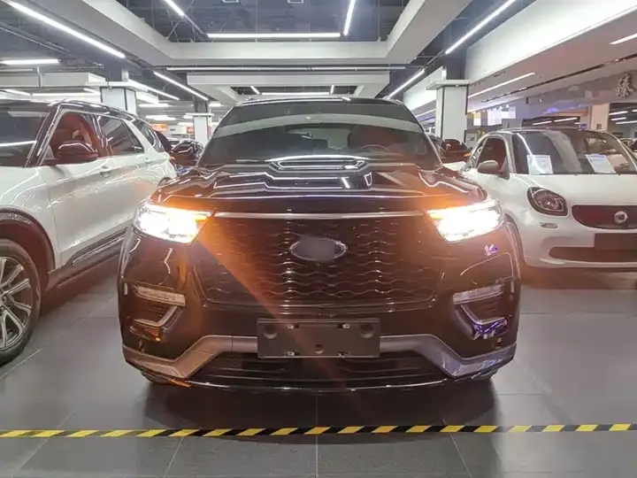 Explorer 2020 EcoBoost 285 four-wheel drive sports version ST-LINE 7 seats 3
