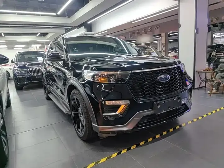 Explorer 2020 EcoBoost 285 four-wheel drive sports version ST-LINE 7 seats 4