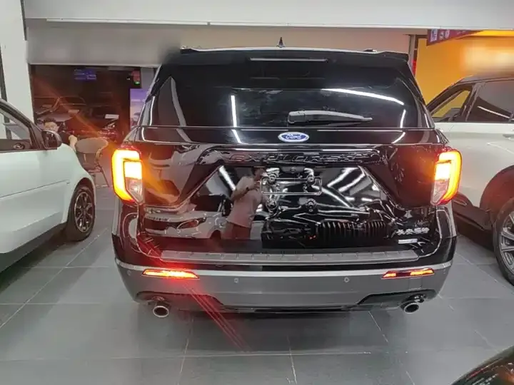 Explorer 2020 EcoBoost 285 four-wheel drive sports version ST-LINE 7 seats 6