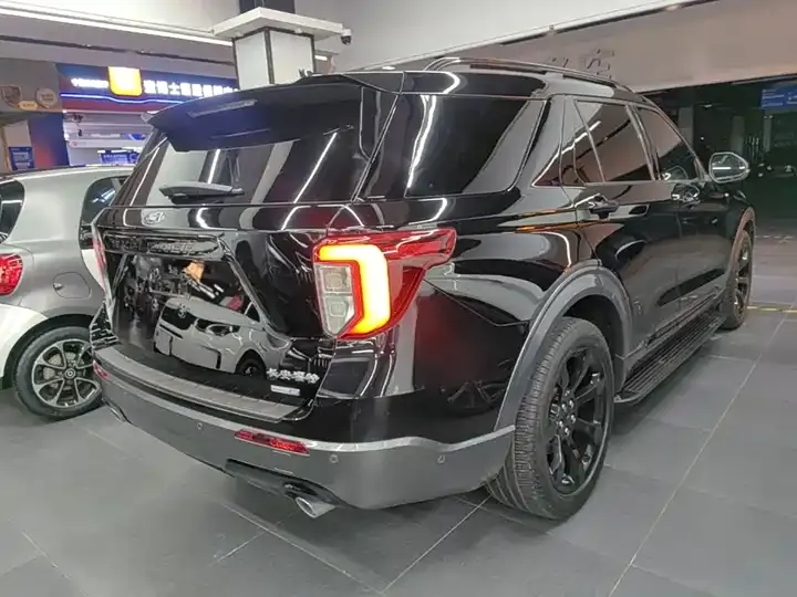Explorer 2020 EcoBoost 285 four-wheel drive sports version ST-LINE 7 seats 7