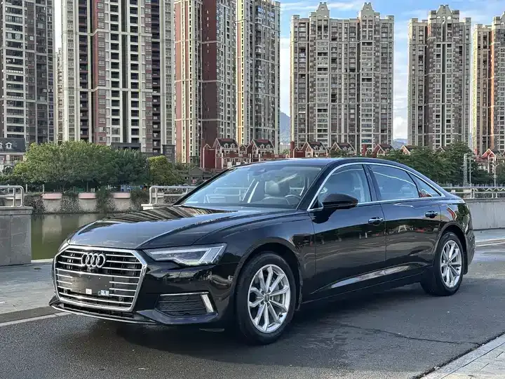 Audi A6L 2021 40 TFSI Deluxe Elegant - View 1