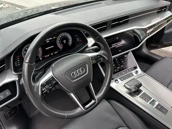 Audi A6L 2021 40 TFSI Deluxe Elegant 6