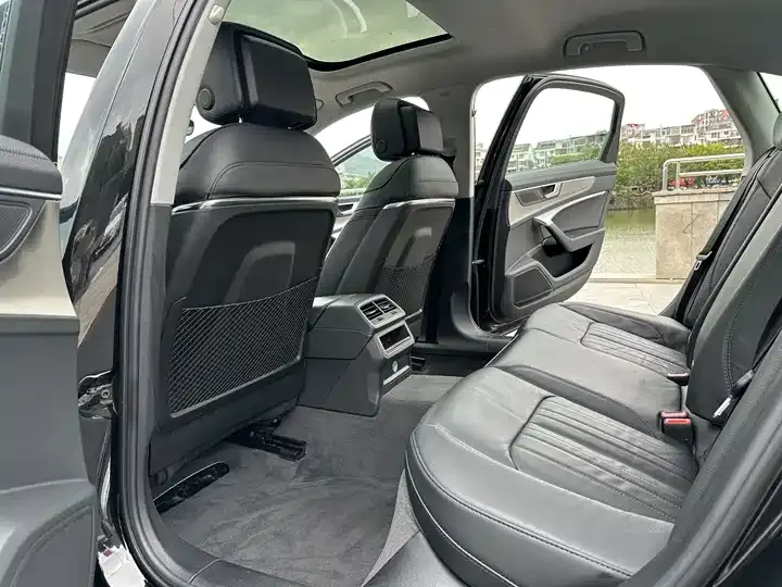 Audi A6L 2021 40 TFSI Deluxe Elegant 7
