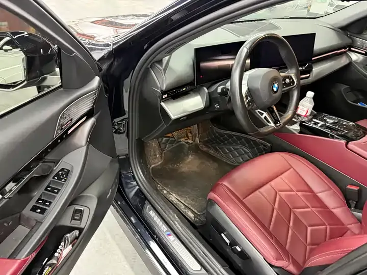 BMW 5 Series 2024 525Li M Sports Suit 11