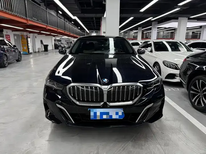 BMW 5 Series 2024 525Li M Sports Suit 2