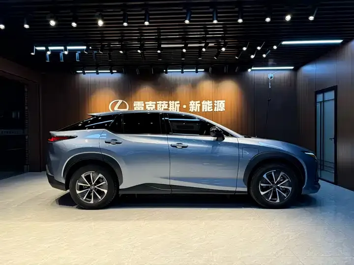 Lexus RZ 2023 450e 4WD Vertical Edition 2
