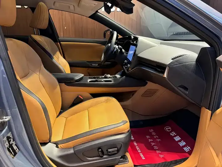 Lexus RZ 2023 450e 4WD Vertical Edition 5