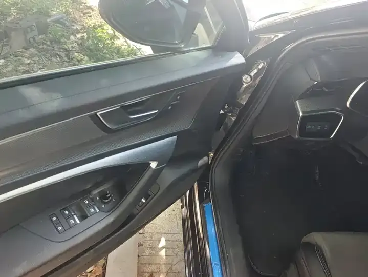 Audi A6L 2022 40 TFSI luxury dynamic 7