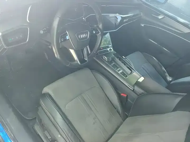 Audi A6L 2022 40 TFSI luxury dynamic 9