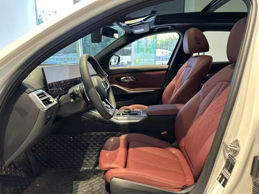 BMW 3 Series 2025 330Li 2.0T M Sports Obsidian Night Suit Automatic Gear 2