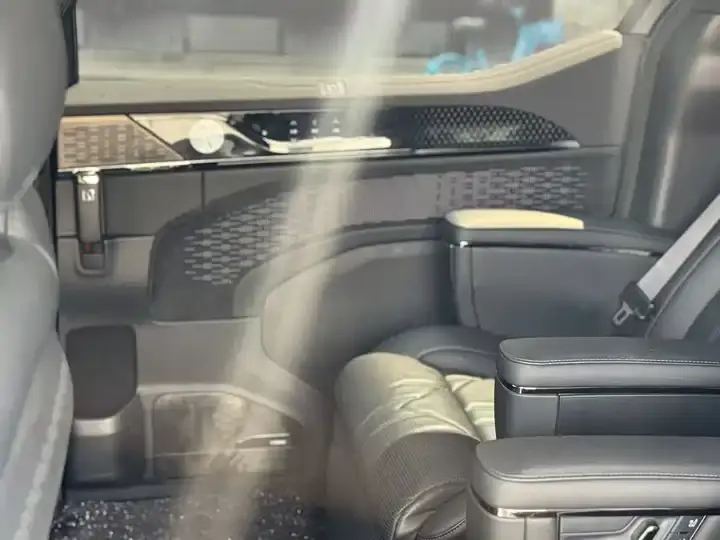 Zeekr 009 2024 seven-seat aisle version 108kWh 6
