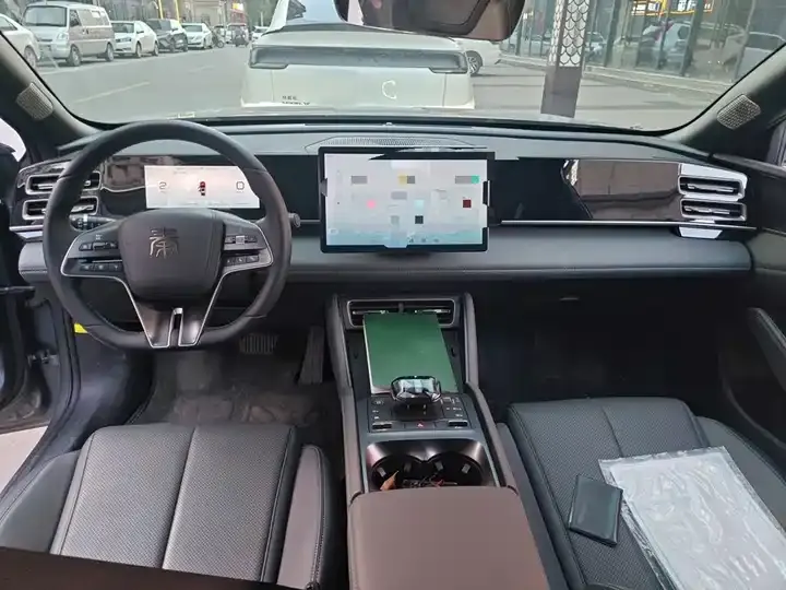Qin L 2024 DM-i 80KM Exceed 6