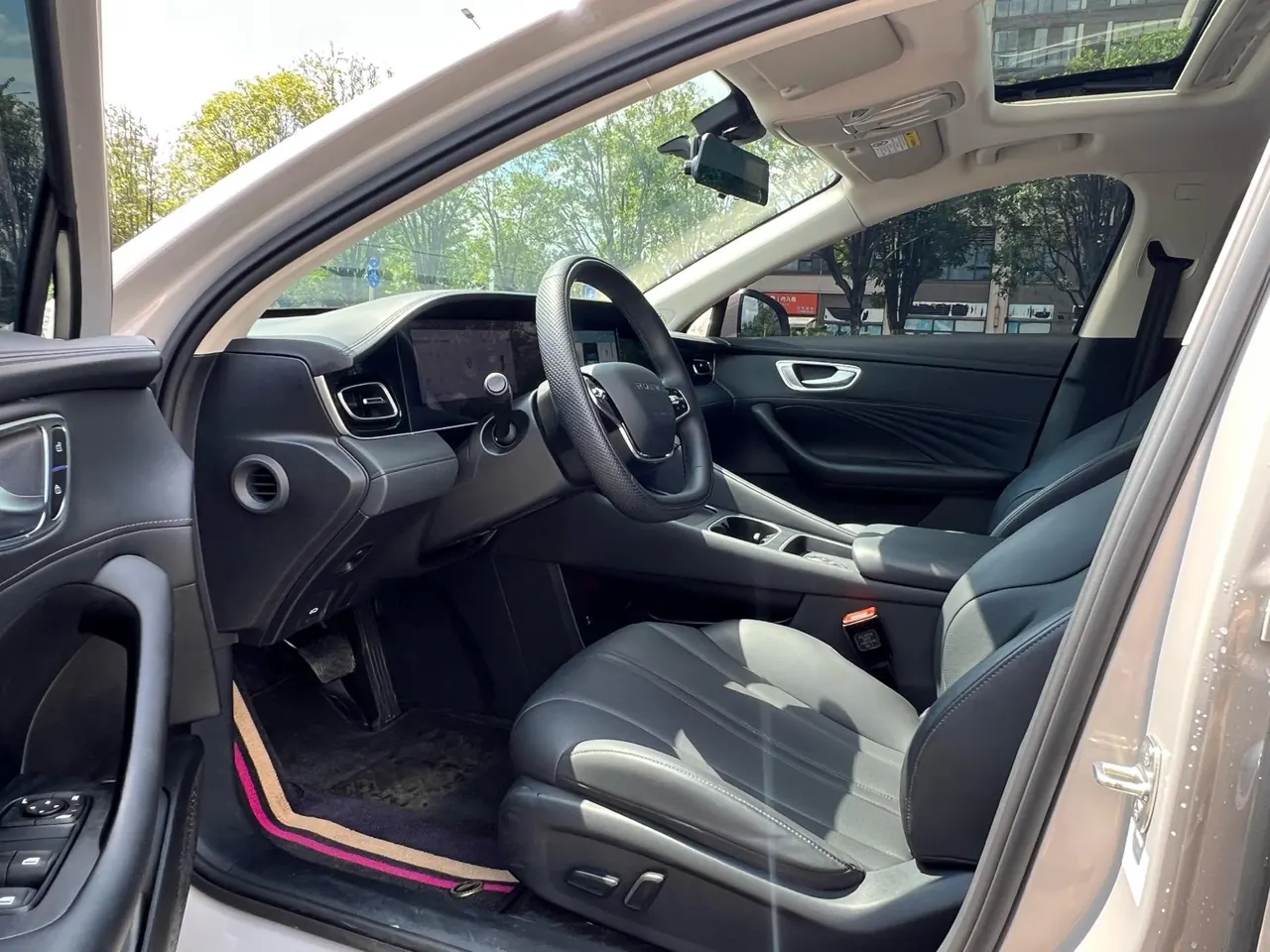 Roewe 2025 D7 DMH 1.5 World Championship Edition Automatic Gear 8