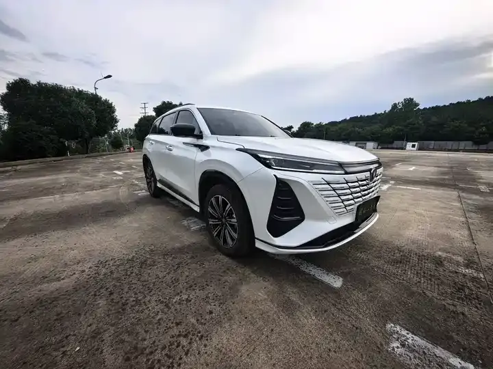 ChangAn CS75PLUS 2025 3rd Generation Champion Edition 1.5T Collar 2