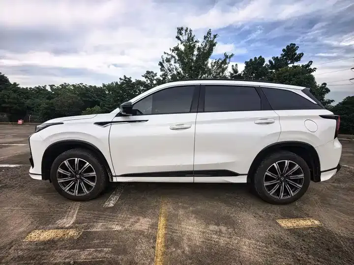ChangAn CS75PLUS 2025 3rd Generation Champion Edition 1.5T Collar 4