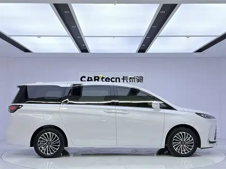 Buick GL8 New Energy 2025 Lu Shang Exclusive Edition 4