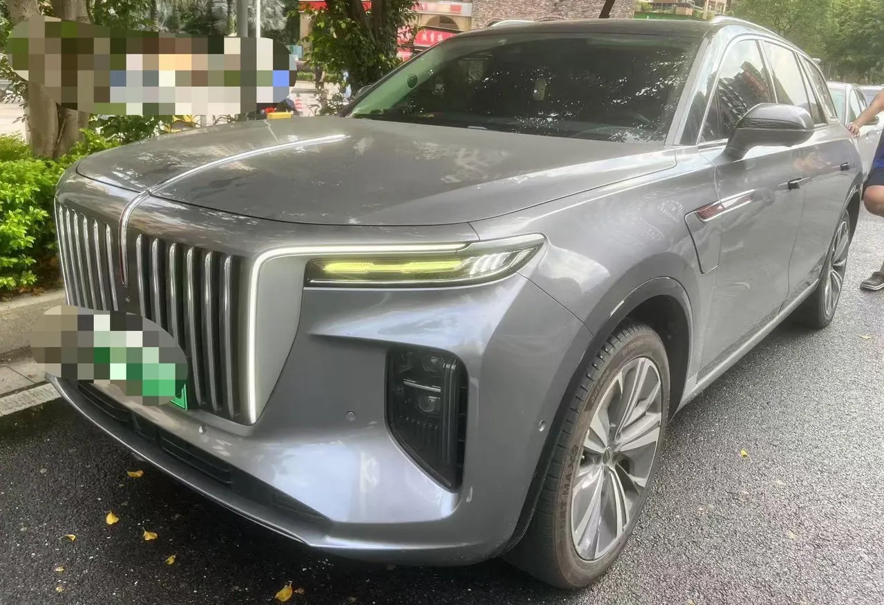 Открыть галерею: HongQi 2021 E-HS9 Flag Chang 6-seat Automatic