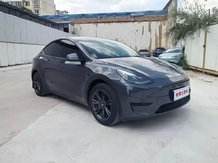 2022 Model Y Refreshed Rear-Wheel-Drive Version 3