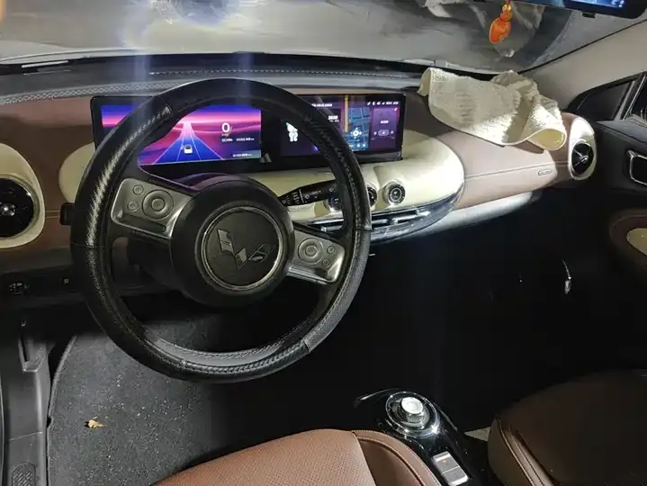 WuLing Plantronics 2023 410km LingBox Premium 12