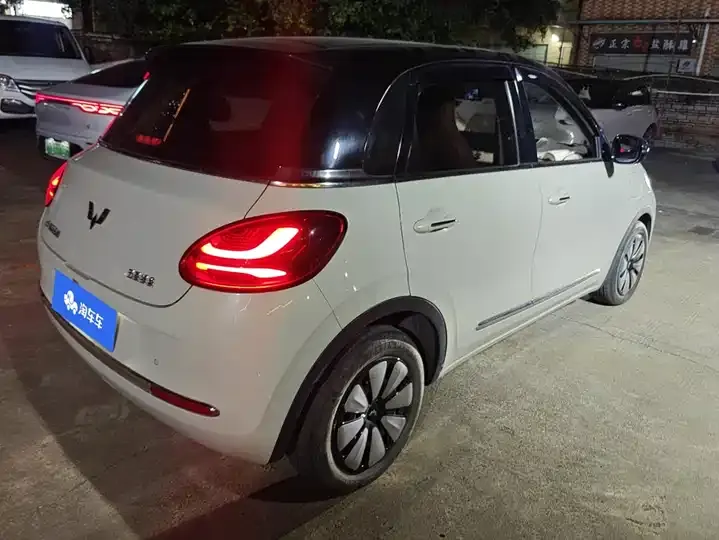 WuLing Plantronics 2023 410km LingBox Premium 3