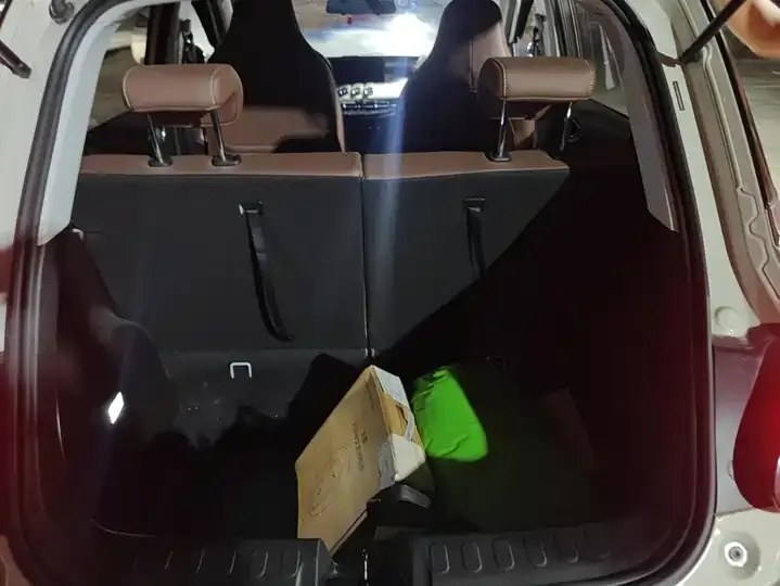 WuLing Plantronics 2023 410km LingBox Premium 4
