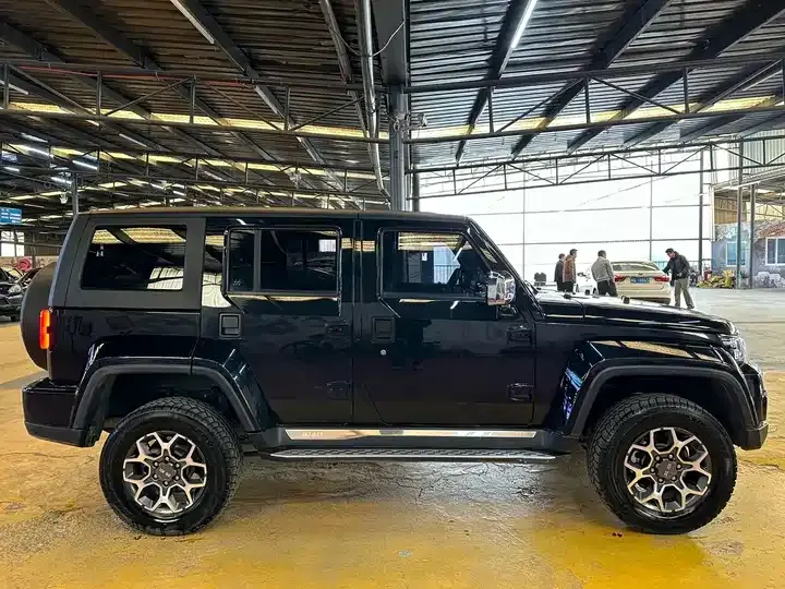 Beijing cross-country BJ40 2023 2.3T automatic four-wheel drive blade hero version extreme 7