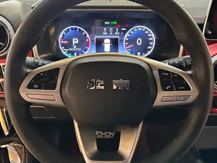 Beijing cross-country BJ40 2023 2.3T automatic four-wheel drive blade hero version extreme 9