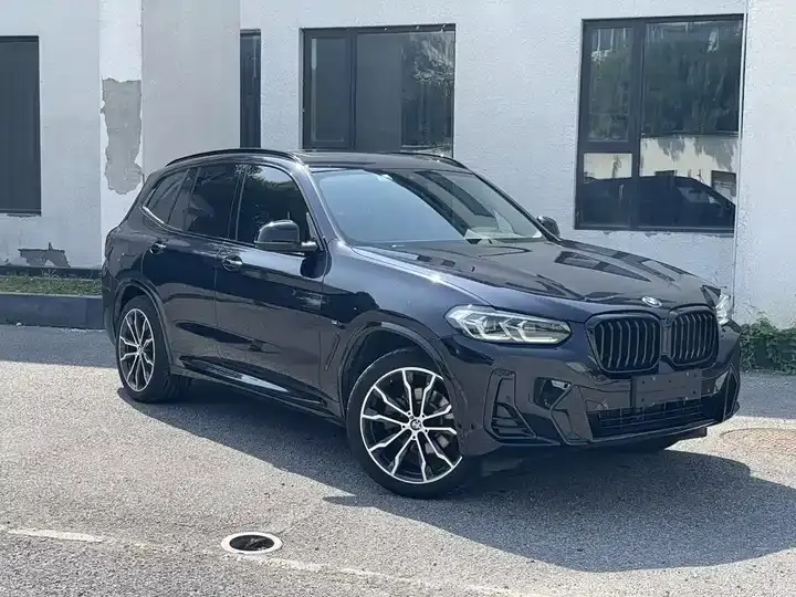 BMW X3 2022 xDrive30i Leading M Obsidian Night Suit 2