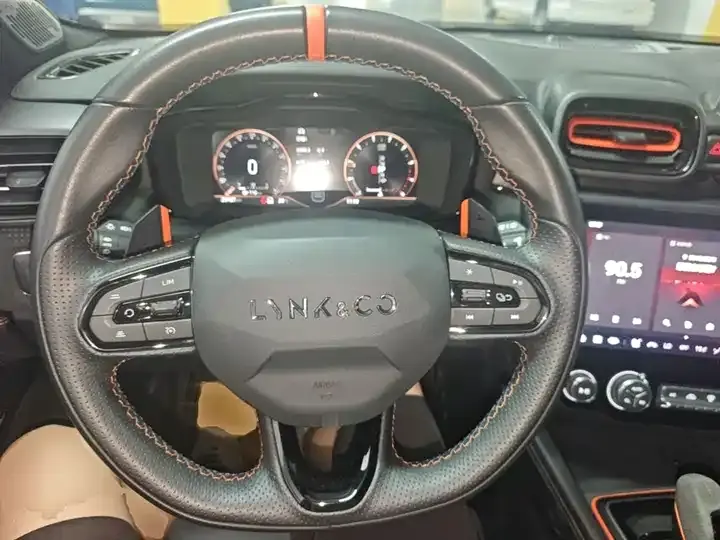 LYNK&amp;CO 02 Hatchback 2021 2.0TD Halo 11
