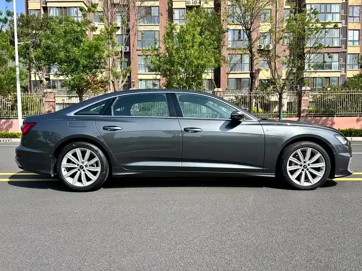 Audi A6L 2024 45 TFSI Selected Dynamic Type 7