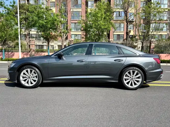 Audi A6L 2024 45 TFSI Selected Dynamic Type 8