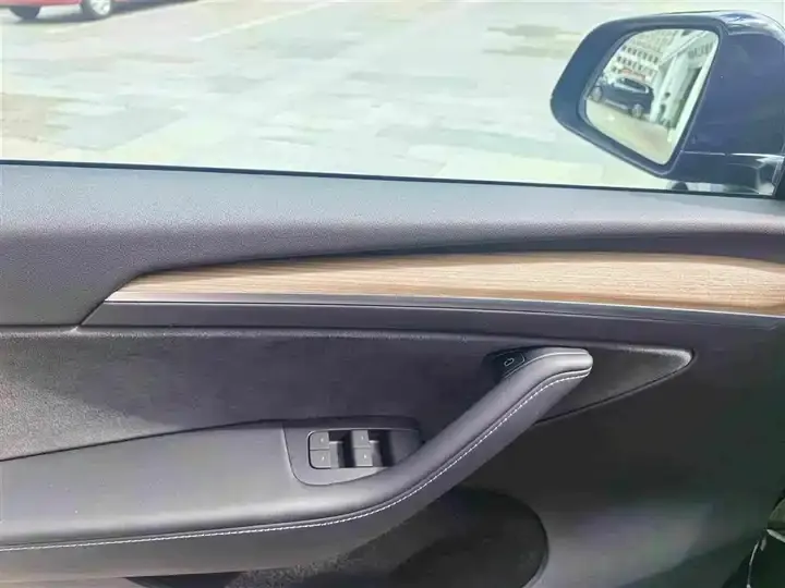 2022 Model Y Refreshed Rear-Wheel-Drive Version 12