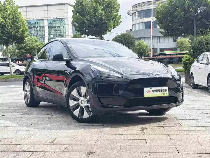 2022 Model Y Refreshed Rear-Wheel-Drive Version 3