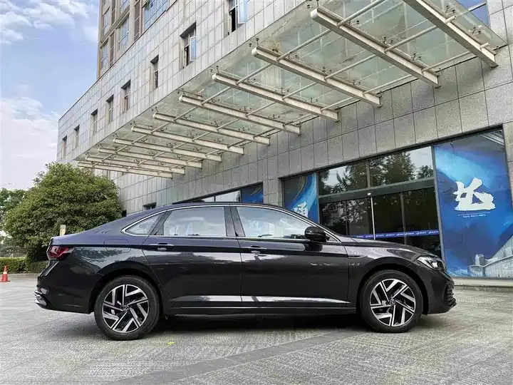 Sagittarius 2024 300TSI DSG Exceed Edition 4
