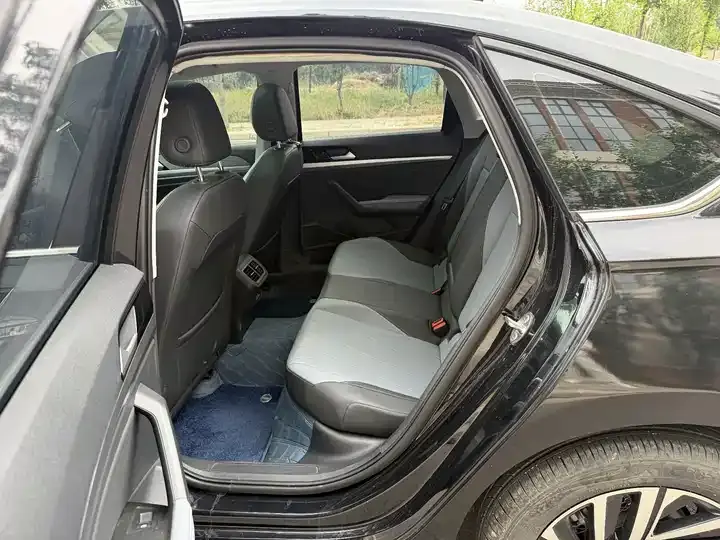 Langyi 2023 1.5L Auto Star 5 Million Edition 9