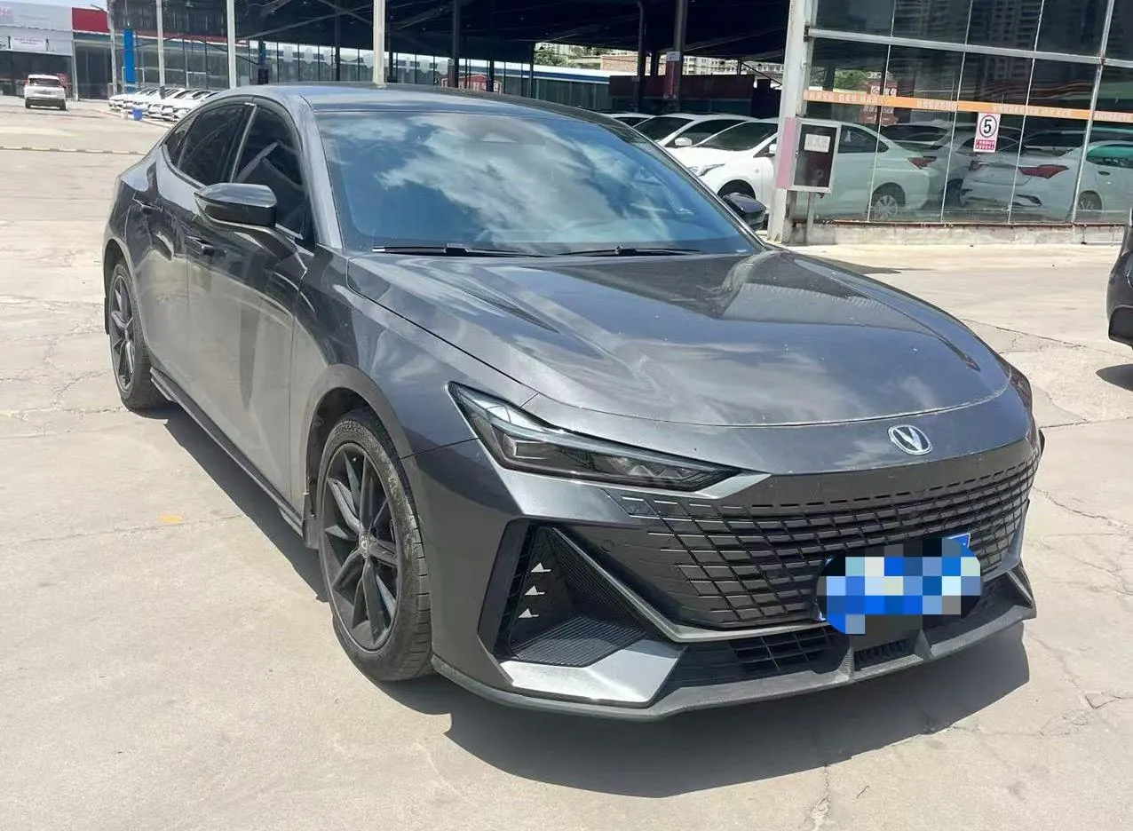ChangAn 2023 UNI-V 1.5T honorable automatic gear 3