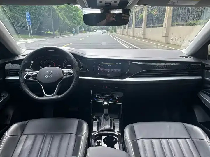 Passat 2023 facelift 330TSI Elite Edition 9