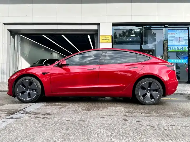 2022 Model 3 Rear-Wheel Drive Version 2