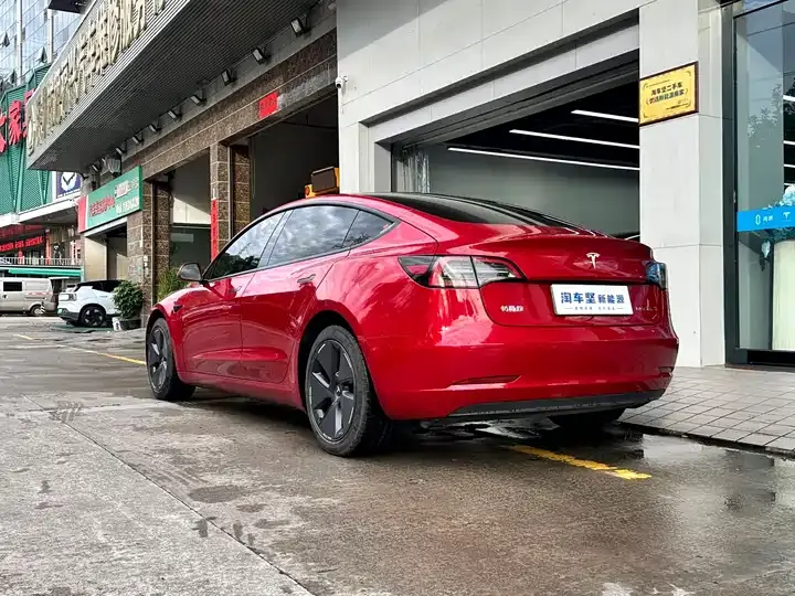 2022 Model 3 Rear-Wheel Drive Version 3