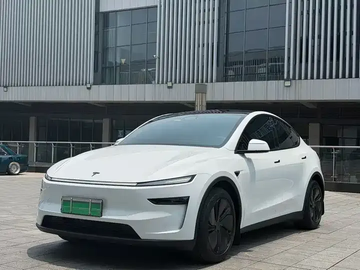 Model Y 2026 rear-wheel drive version - View 1