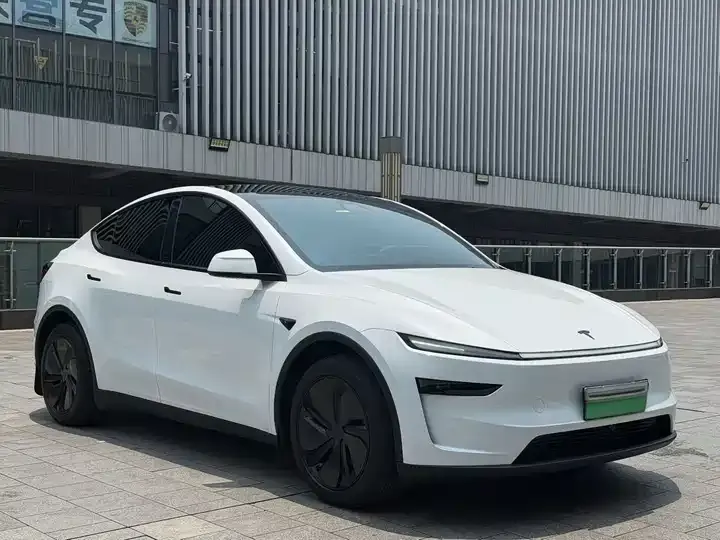 Model Y 2026 rear-wheel drive version 3